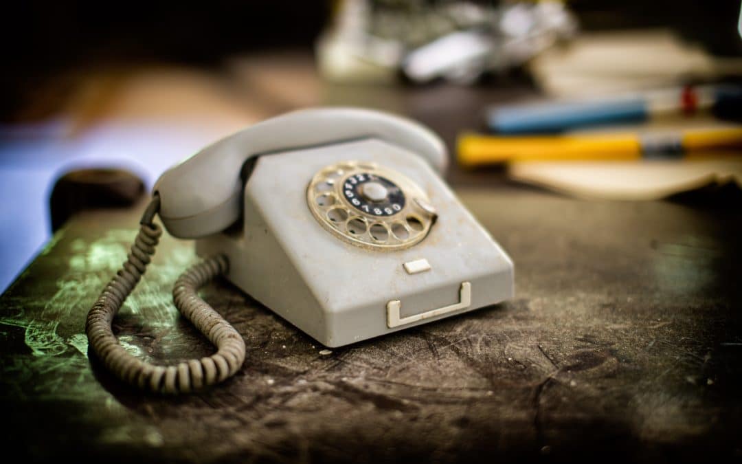 Warm Calling vs. Cold Calling: The Pros and Cons of Both